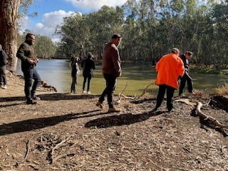Barapa Barapa & Wamba Wemba Traditional Owners visiting the Murray River